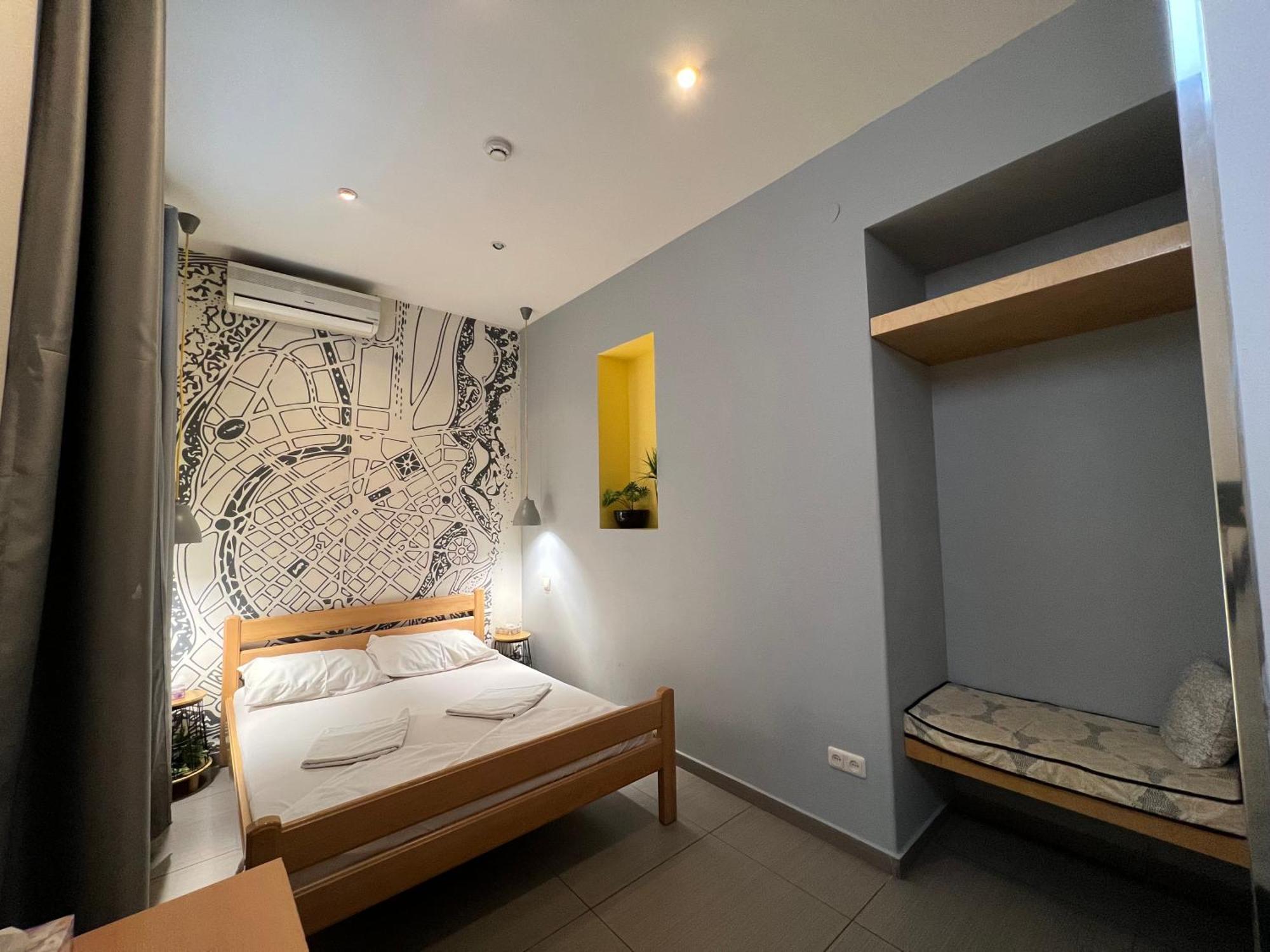 Envoy Hostel & Tours Erevan Esterno foto