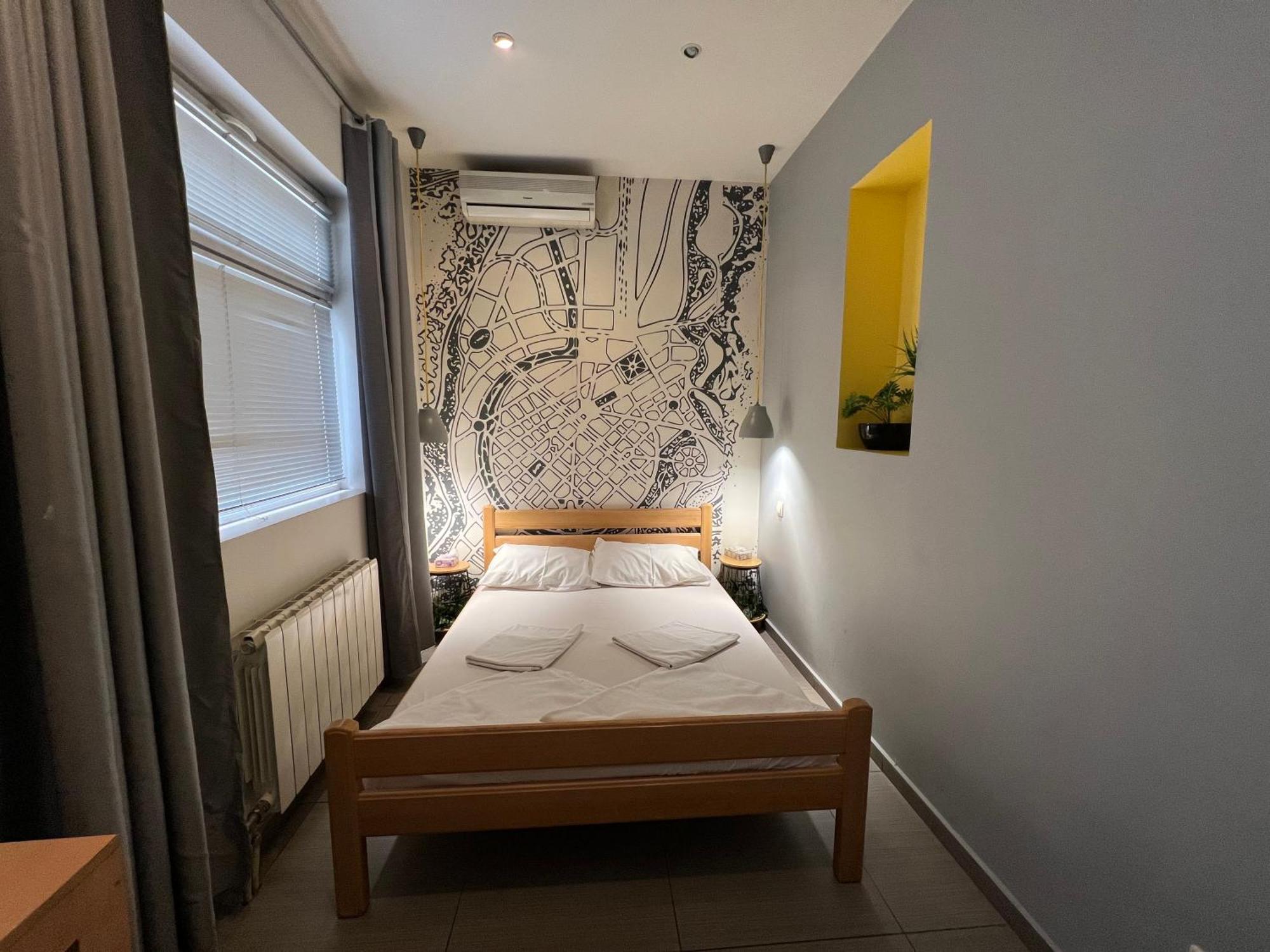 Envoy Hostel & Tours Erevan Esterno foto