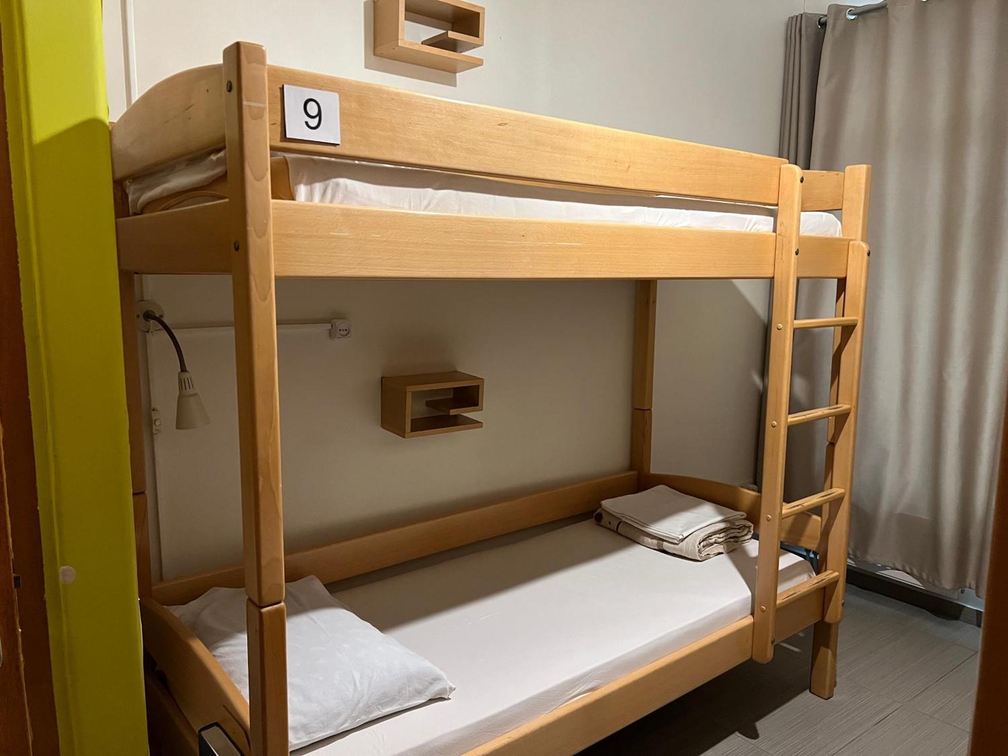 Envoy Hostel & Tours Erevan Esterno foto
