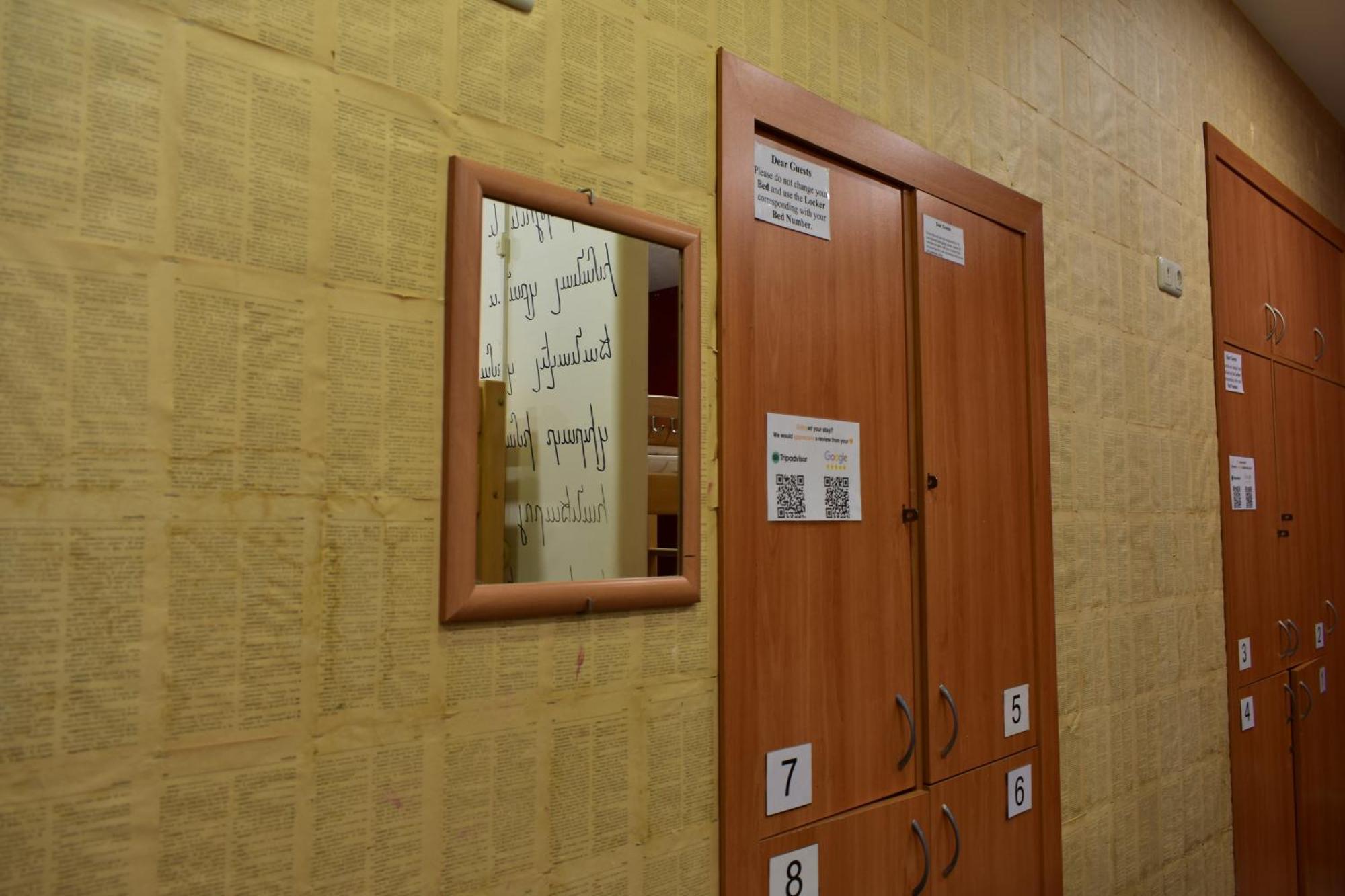Envoy Hostel & Tours Erevan Esterno foto