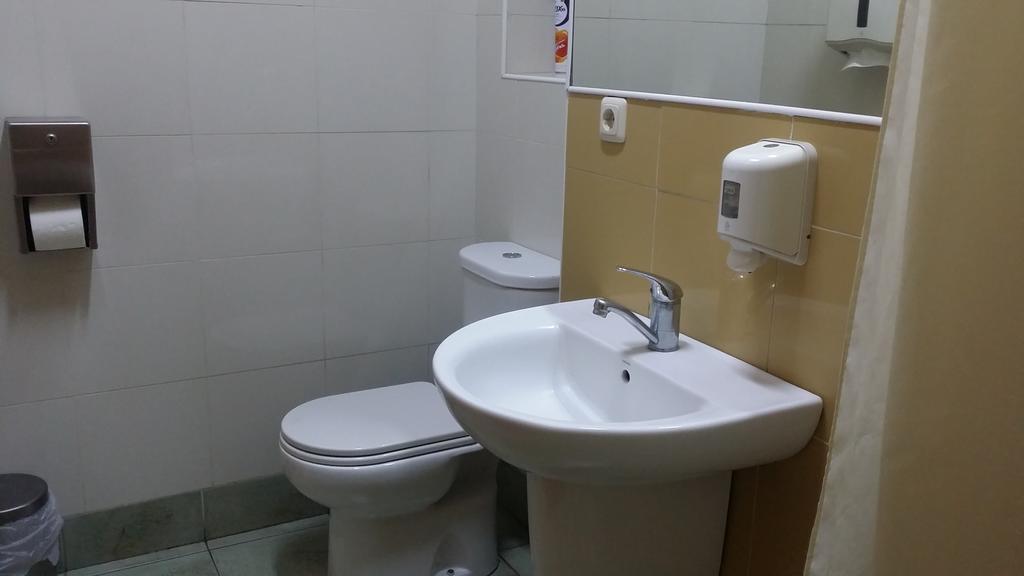 Envoy Hostel & Tours Erevan Esterno foto