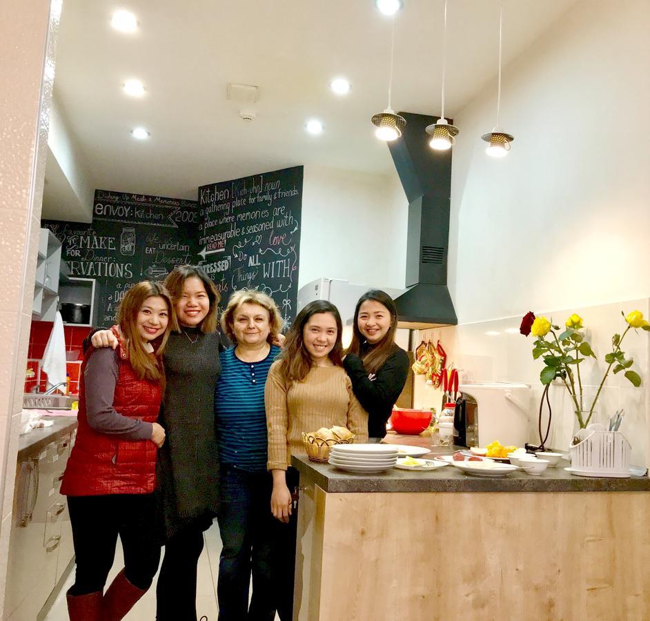 Envoy Hostel & Tours Erevan Esterno foto