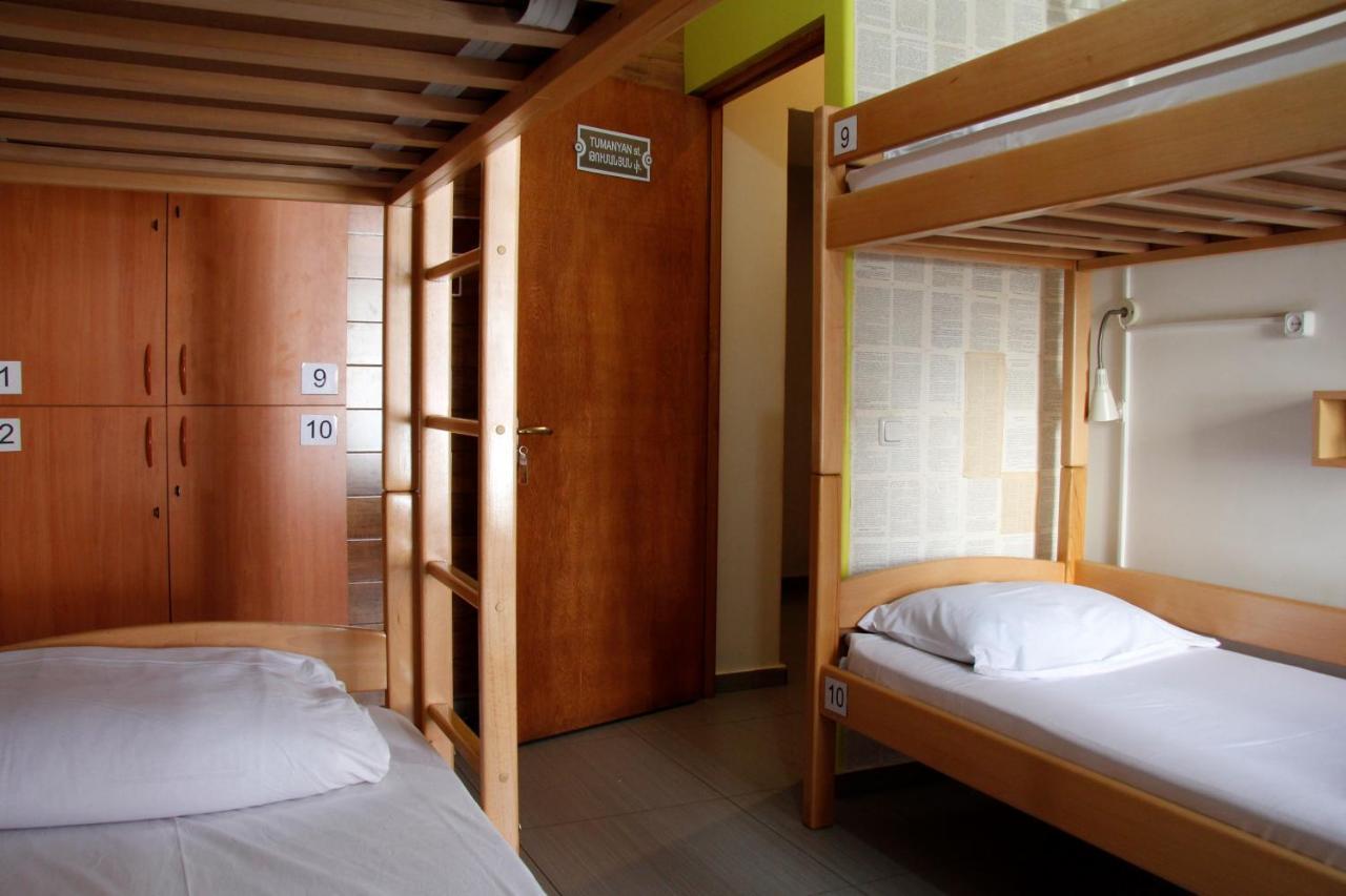 Envoy Hostel & Tours Erevan Esterno foto