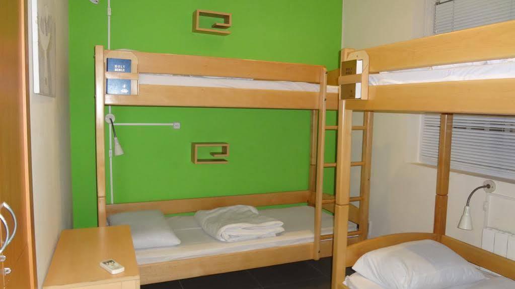 Envoy Hostel & Tours Erevan Esterno foto